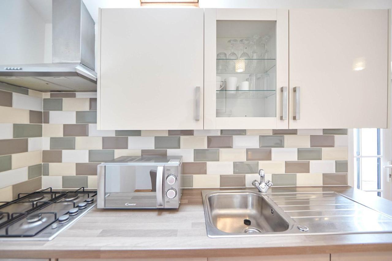 Host & - Little Treasure Holiday home